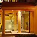Hotel Uniqato 3*