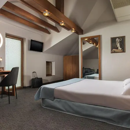Hotel Uniqato 3*