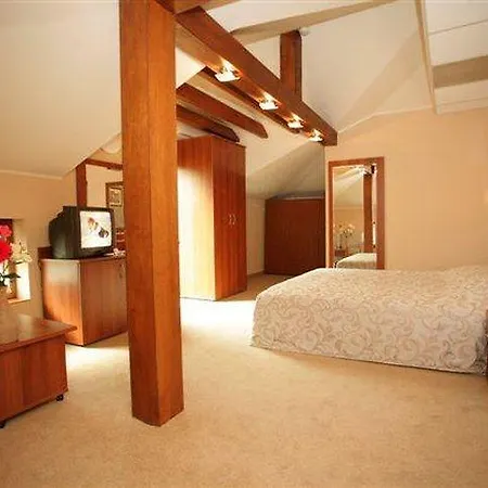 Hotel Uniqato 3*