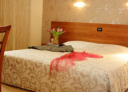 Uniqato Hotel