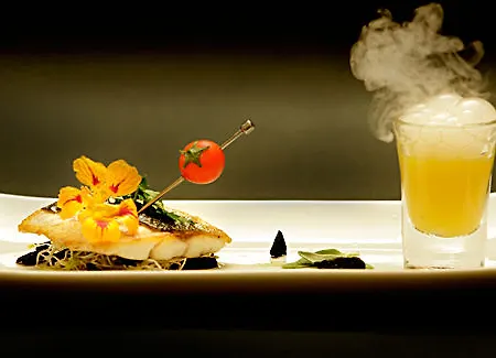 Uniqato סטרה זגורה