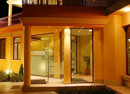 Отель Uniqato 3*