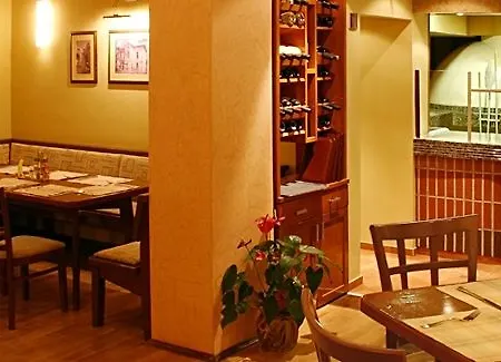 Uniqato Hotel 3*