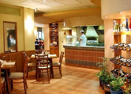 מלון Uniqato סטרה זגורה