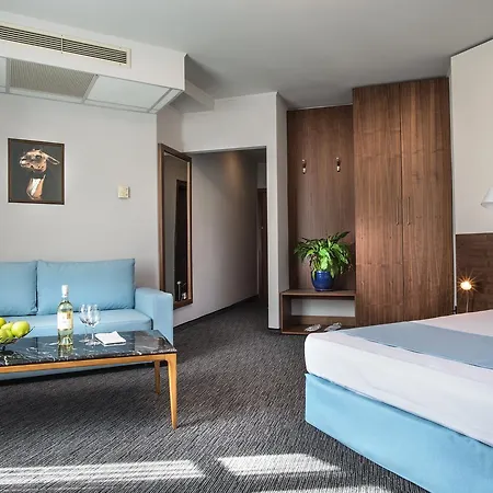 מלון Uniqato סטרה זגורה