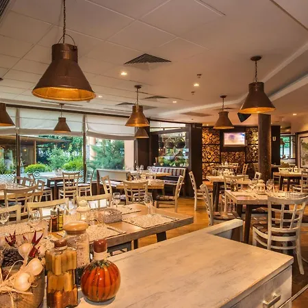 מלון Uniqato סטרה זגורה